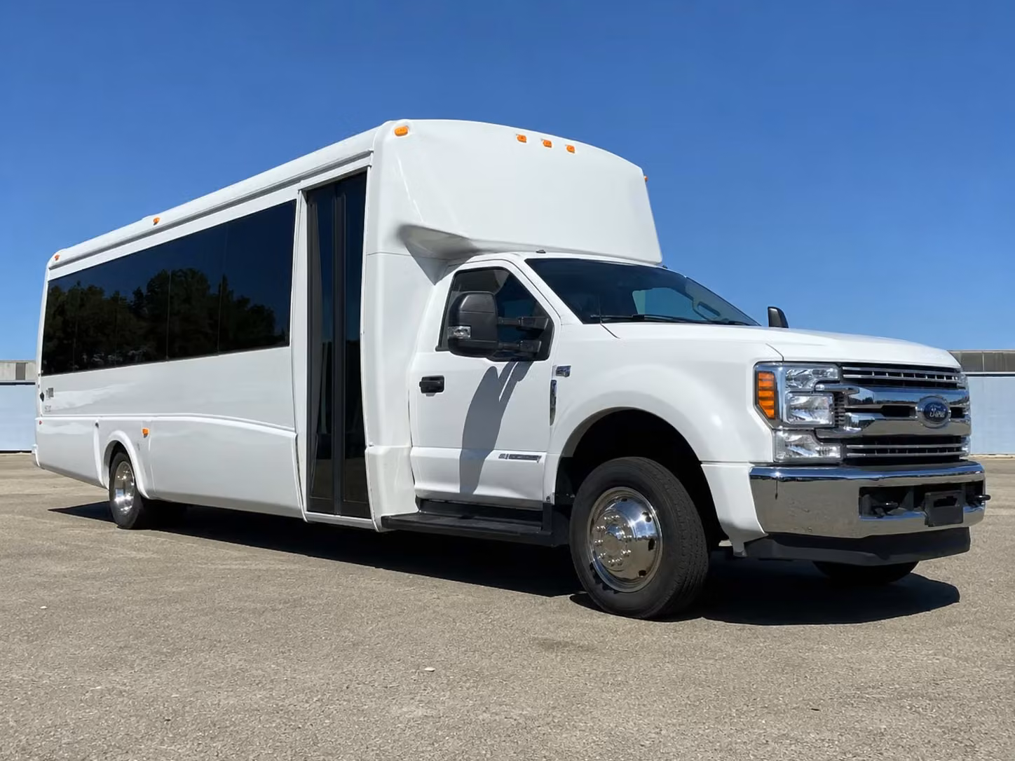 birmingham 15 passenger minibus rental