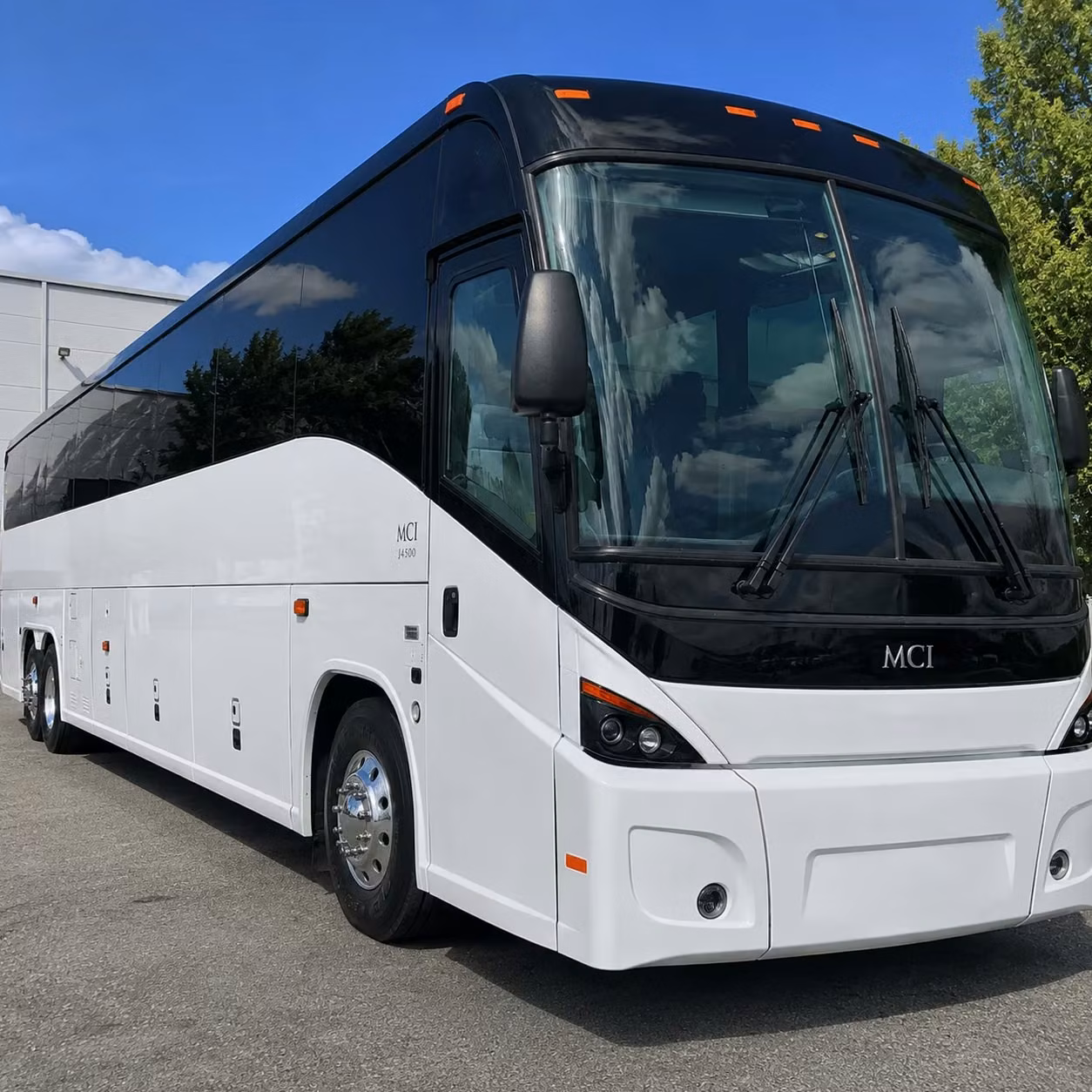 organizing hotel shuttle runs between bhm and birmingham s top hotels is stress free with busrentalbirmingham com